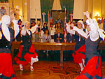 Cuatro colectividades bailaron sus danzas típicas