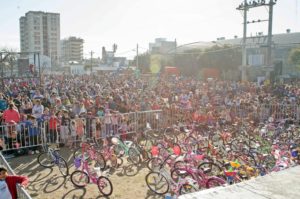 Multitud-dia-del-Nino-San-Lorenzo