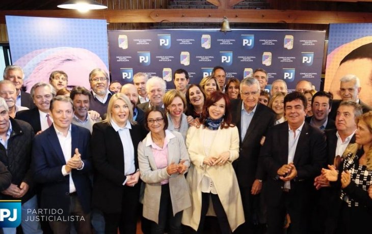 Cristina participó de la cumbre del PJ y fortaleció la imagen de una Gran Frente Patriótico