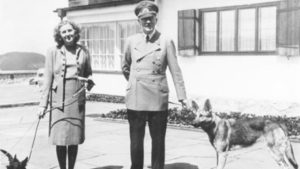 1945 Hitler y Eva: un matrimonio estremecedor, sin sexo y que acabó en suicidio