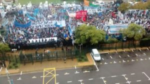 La_militancia_acompanando_a_Cristina
