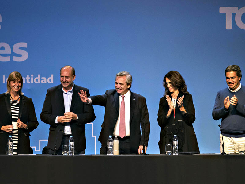 Alberto Fernández se mostró ganador en el Foro de Ciudades realizado en Rosario