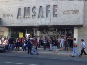 AMSAFE aceptó la segunda propuesta del gobierno provincial. Aumento salarial y mejoras varias