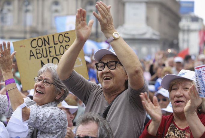 Presidente Fernández: Desde el 1º de Marzo rige la devolución del 15% de las compras a Jubilados con la mínima y beneficiarios AUH