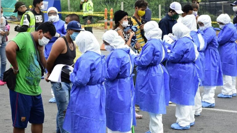 Lo que está enseñando la pandemia a Venezuela. Miles y miles siguen retornando.