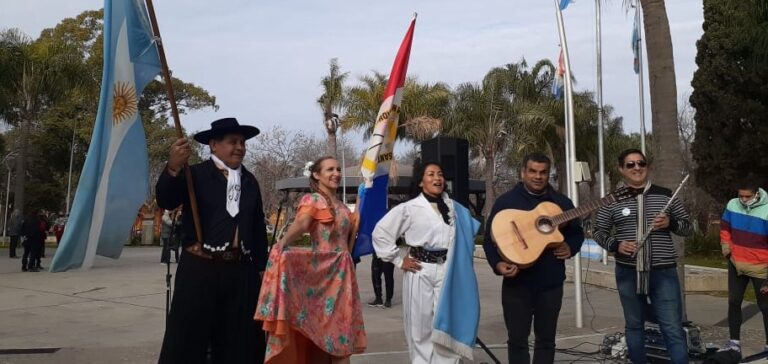 Video: Puerto celebró el 204 Aniversario de la Independencia Argentina