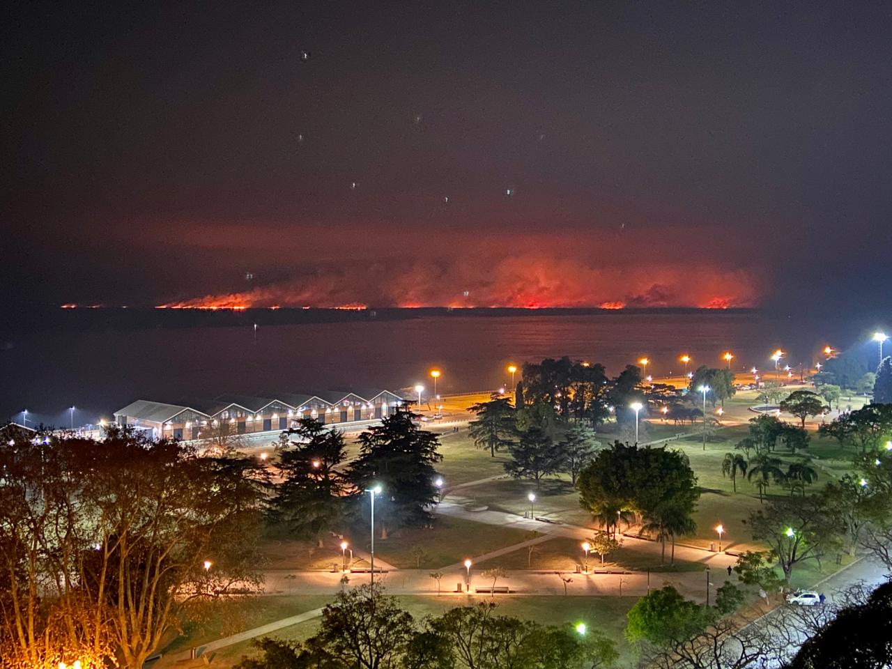 Incendios Apocalípticos en las islas frente a Rosario