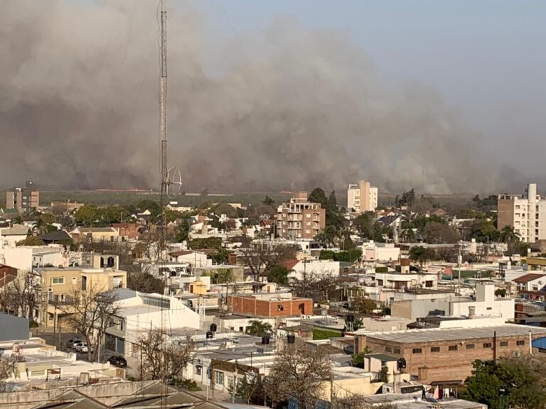 Videos: Alarma y susto en zona San Lorenzo por impresionante columna de humo ¿Qué era?