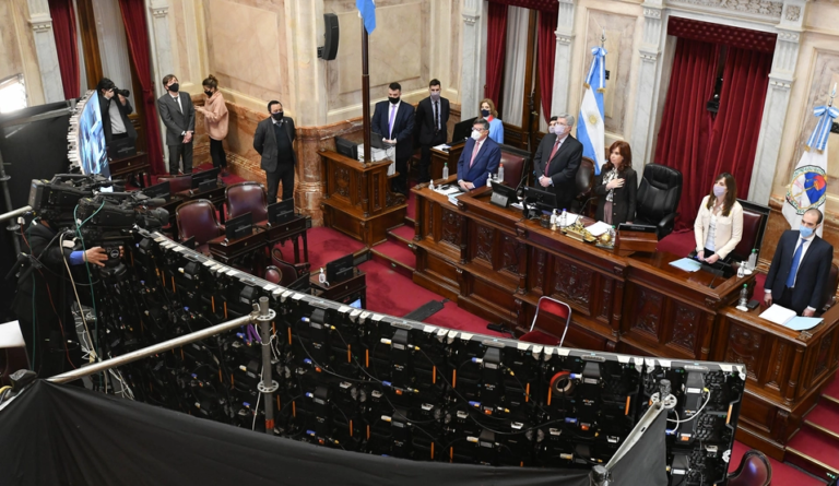 El Senado ratificó el DNU de Alberto Fernández. Celulares Internet y TV Paga son Servicios Públicos