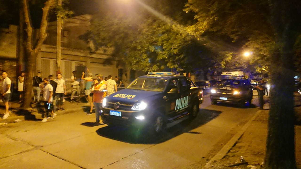 Desbarataron 9 fiestas clandestinas esta madrugada. En una hubo más de 30 detenidos