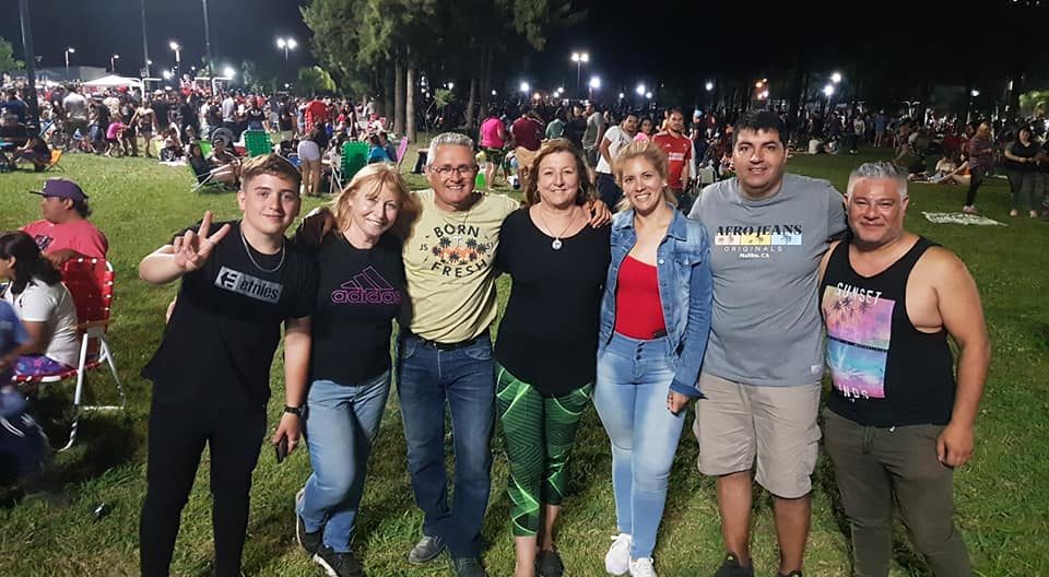 Multitudinario Picnic Nocturno en Puerto convocado por Jorge Rú junto al Frente Puertense Humanista y Social