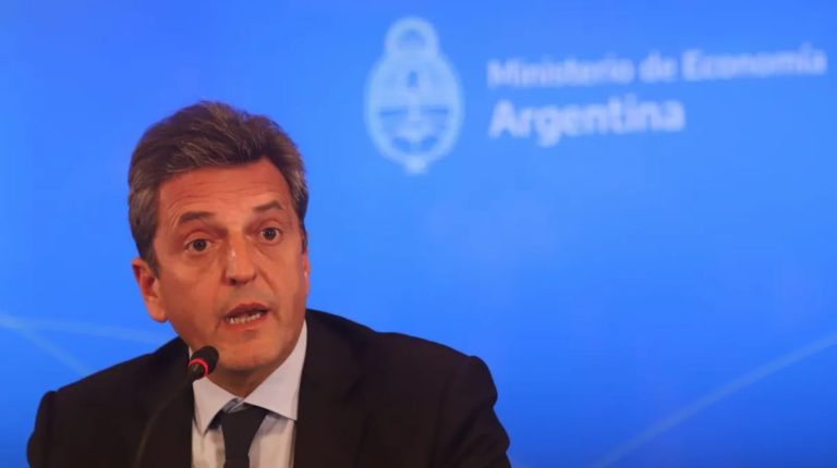 Impuesto a las Ganancias: Sergio Massa prepara el anuncio de un nuevo piso