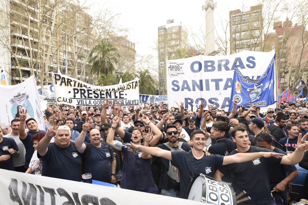 Lawfare: Masiva movilización en Rosario “en defensa de Cristina y la Democracia”