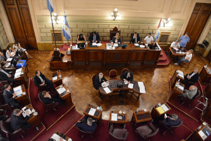 La Legislatura de Santa Fe aprobó el Presupuesto 2023: se proyectó un superávit por 2 mil millones de pesos 