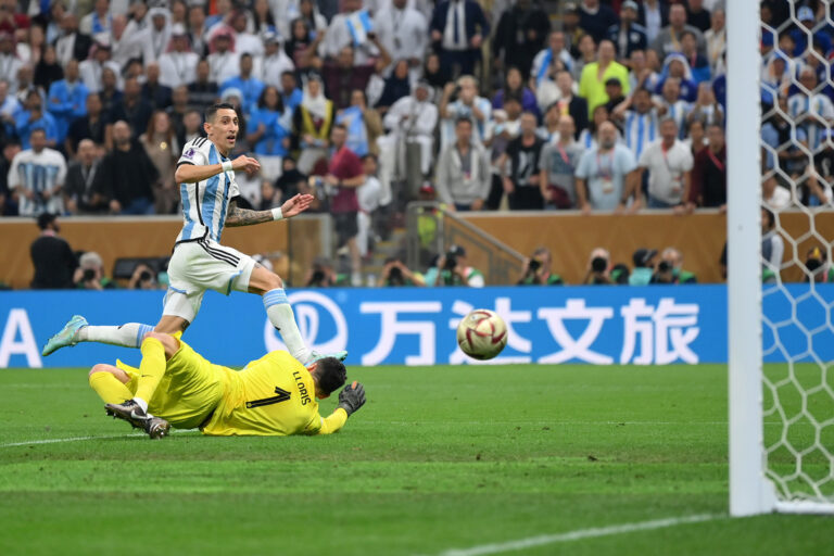 Efemérides 23 de Agosto: Argentina Campeón Belgrano FrayMocho Vanzetti Stalingrado Lennon Vallese Acosta Bryant DíaAboliciónEsclavitud