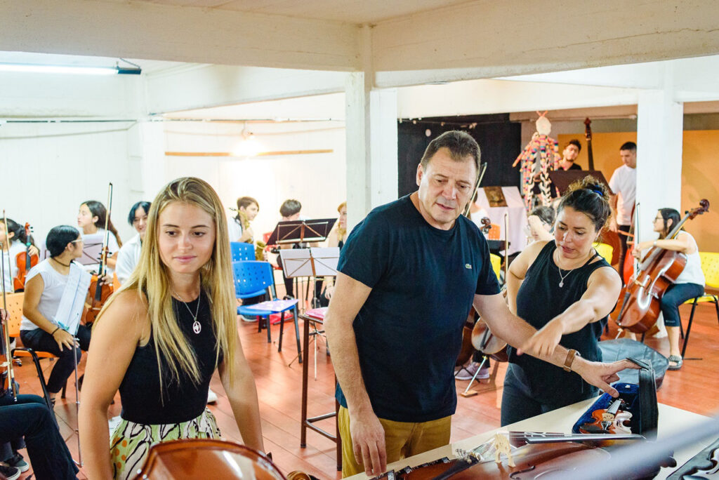 La Municipalidad dotó de nuevos instrumentos a la Orquesta Académica de San Lorenzo