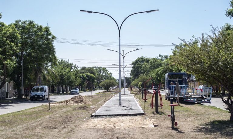 La Municipalidad de San Lorenzo construye una bicisenda en toda la extensión de bulevar Eva Perón