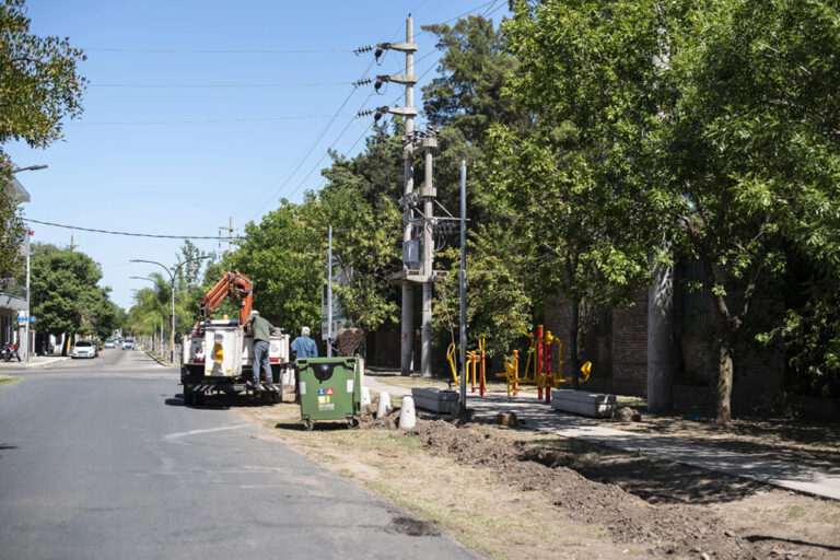 La Municipalidad duplica el alumbrado led en el Paseo Miguel Lifschitz