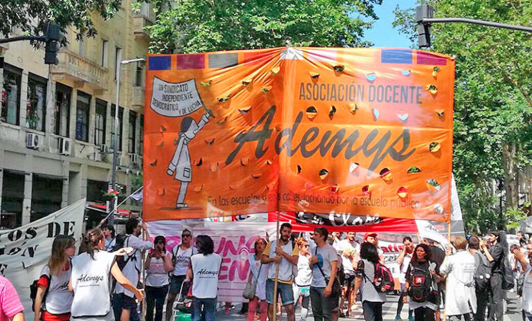 Docentes porteños de Ademys paran y marchan por «mejores condiciones de trabajo» en las escuelas