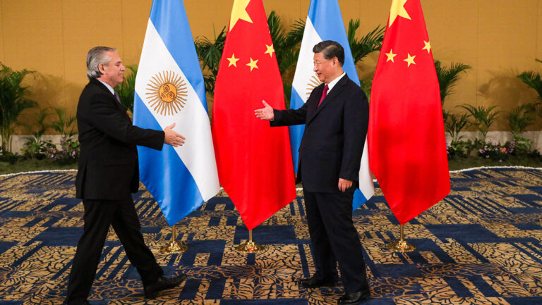 ¿Una nueva ‘Guerra Fría’? Las presiones de EE.UU. sobre Argentina para minar su relación con China