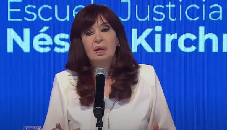 Cristina Kirchner sobre el crecimiento económico: «Se lo están llevando cuatro vivos»