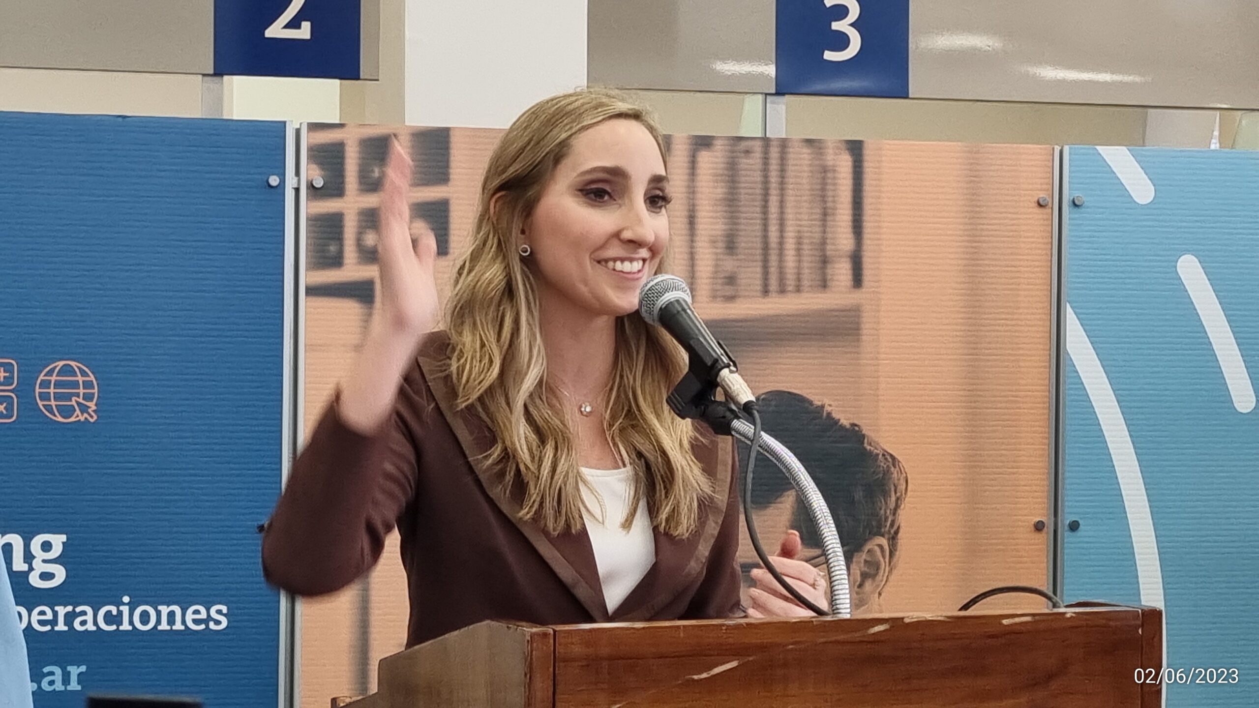 JULIA STRADA en la inauguración del nuevo edificio del Banco Nación PGSM