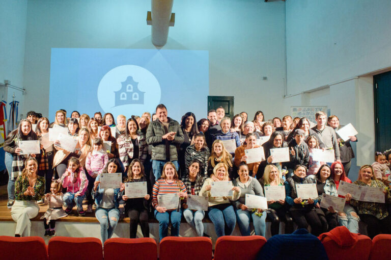 Con más de 100 participantes finalizaron cursos de repostería brindados por la Municipalidad