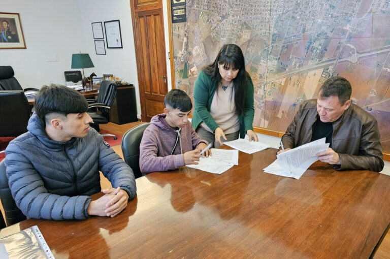 Más jóvenes de la ciudad realizarán pasantías pagas gestionadas por la Municipalidad