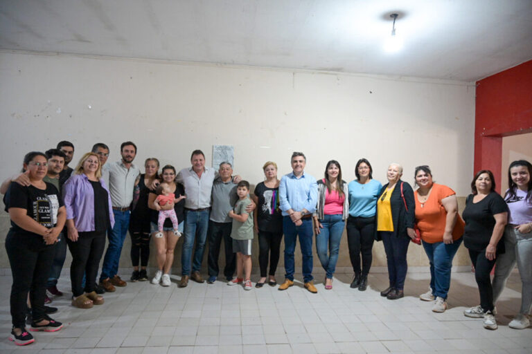 La Municipalidad de San Lorenzo rindió homenaje a los fundadores de la vecinal de barrio Rivadavia