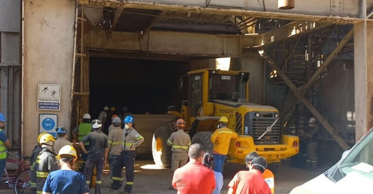 Un operario murió aplastado por una carga de cereales en Timbúes