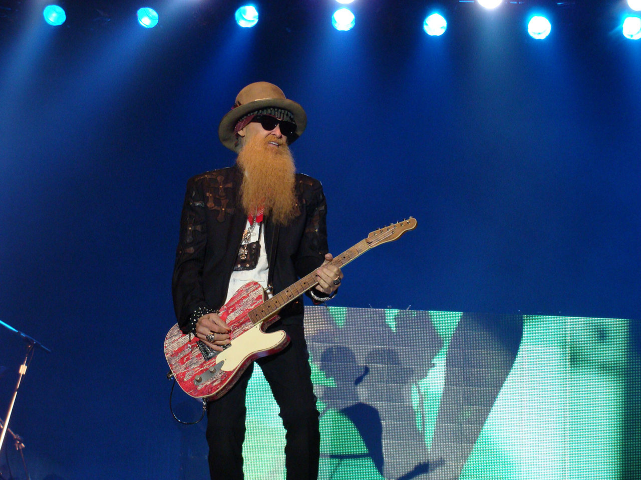 billy gibbons tocando la guitarra