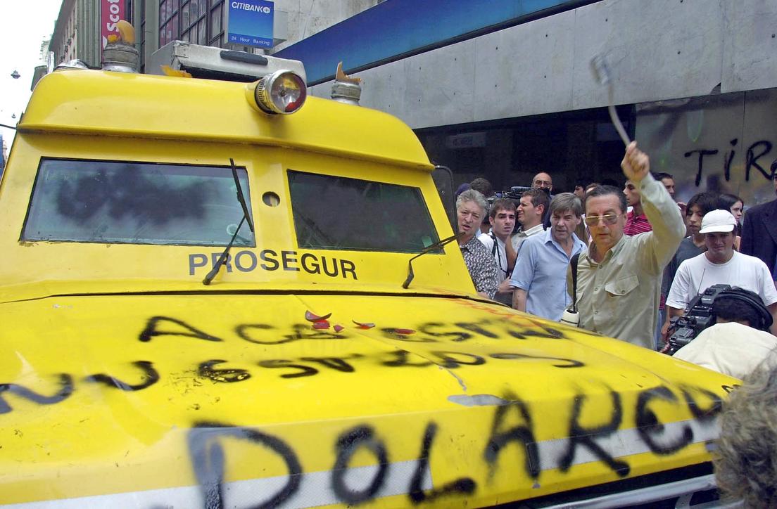 Protestas en Buenos Aires, Argentina, el 18 de febrero de 2002.Ali Burafi / AFP