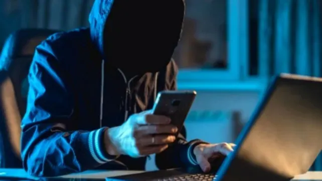 Hacker cyber delito cyberdelincuente ciberataque cyberataque pishing ingenieria social