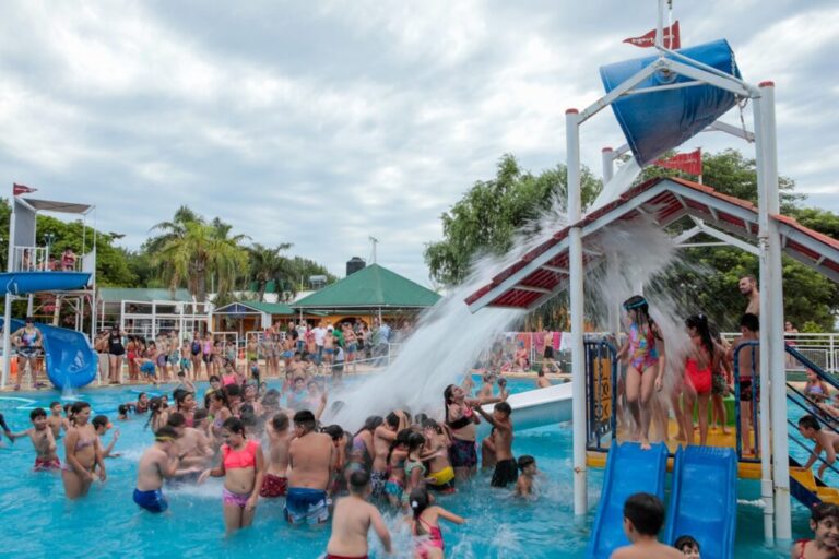 Comenzó la Colonia de Vacaciones del Poli municipal, que reunirá a más de 1.200 chicos en la temporada