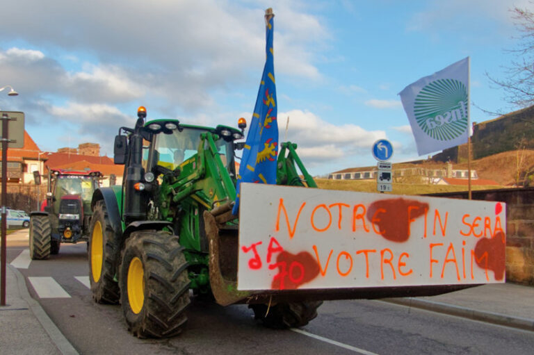 Francia: El malestar del campo y la crisis del neoliberalismo que amenaza con teñirse de pardo