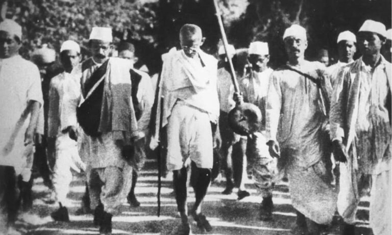 Efemérides del 12 de Marzo. Gandhi Marcha de la Sal