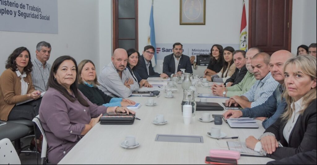 AMSASFE informa: Paritaria Docente, Jornada de Protesta, Rechazo al Presentimos, Aumento a Jubilados, Reclamos a IAPOS, Intersindical