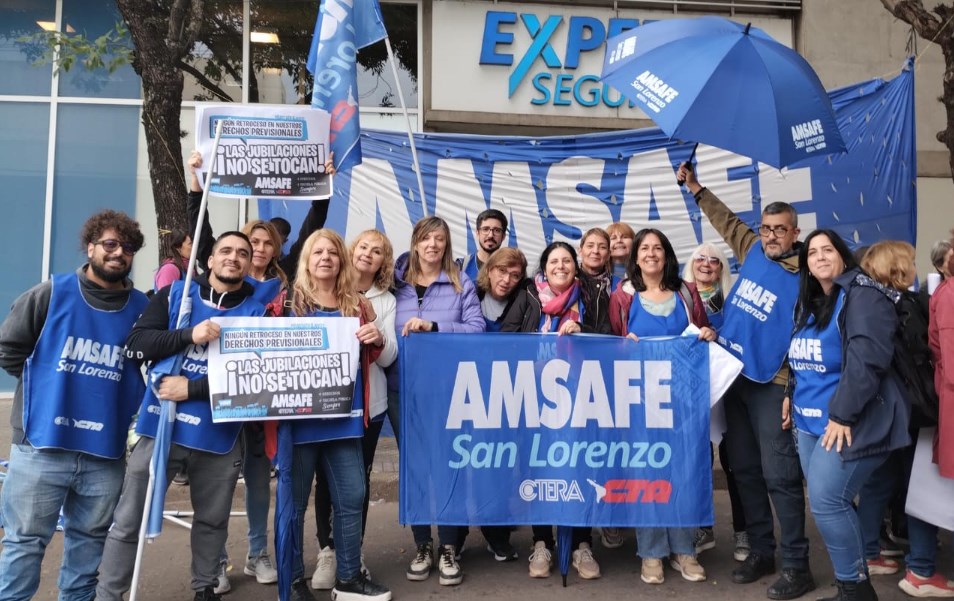 20240425 AMSAFE ABRAZO A CAJA DE JUBILACIONES EN ROSARIO DELEGACION