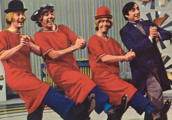 Efemérides 24 de Abril: Juana Manso, Cuba, Alumni, Gaby Fofo Miliky, Streisand, Paz Martínez, Mihanovich, Palermo, Palavecino, Google