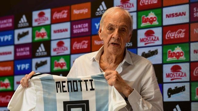 Falleció el Flaco Menotti. Dolor y el recuerdo del primer campeonato mundial para Argentina en las despedidas