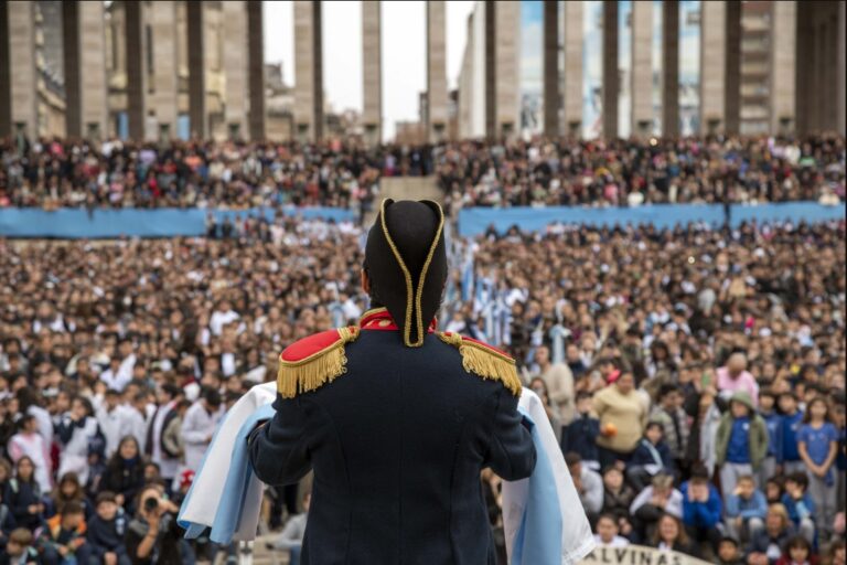 Rosario, mi Bandera: miles de alumnos de todo el país prometen lealtad a la enseña patria en el Monumento