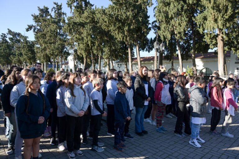 San Lorenzo rindió a homenaje a Cayetano Silva, autor de la marcha que la hizo conocida a nivel mundial