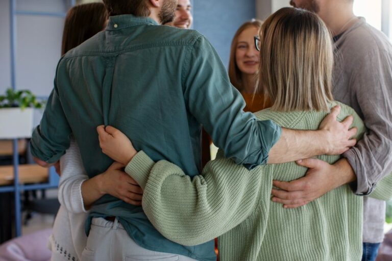 Los Beneficios Científicos del Abrazo y su Impacto en la Salud Emocional Los Beneficios Científicos del Abrazo y su Impacto en la Salud Emocional