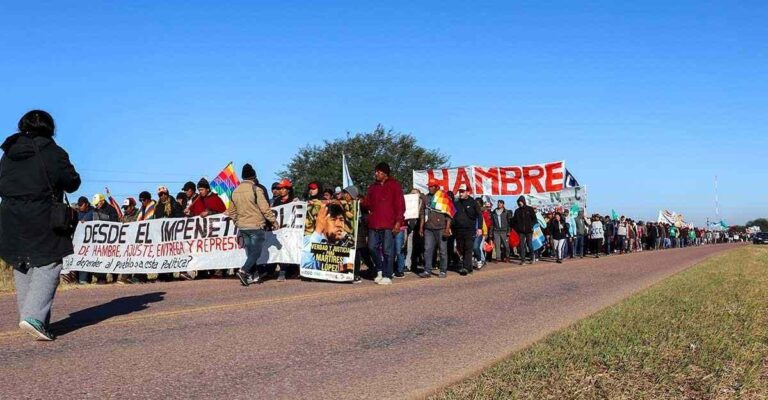 Efecto Milei: Comunidades indígenas argentinas marcharon contra el hambre en Chaco