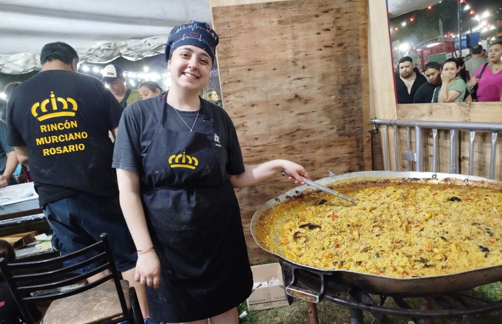 Laura Salvia: la nueva Maestra Paellera del Rincón Murciano de Rosario. Colectividades 2024.