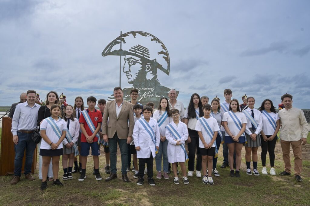 A 247 años de su nacimiento, descubrieron una imponente escultura de San Martín en el Campo de la Gloria