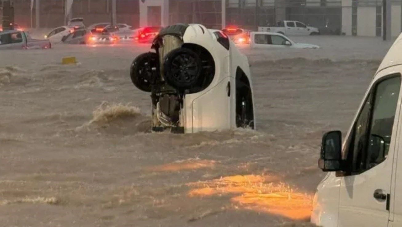 Trágico temporal en Bahía Blanca: hay más de 1.300 evacuados, ya son 10 los muertos y no descartan más víctimas fatales