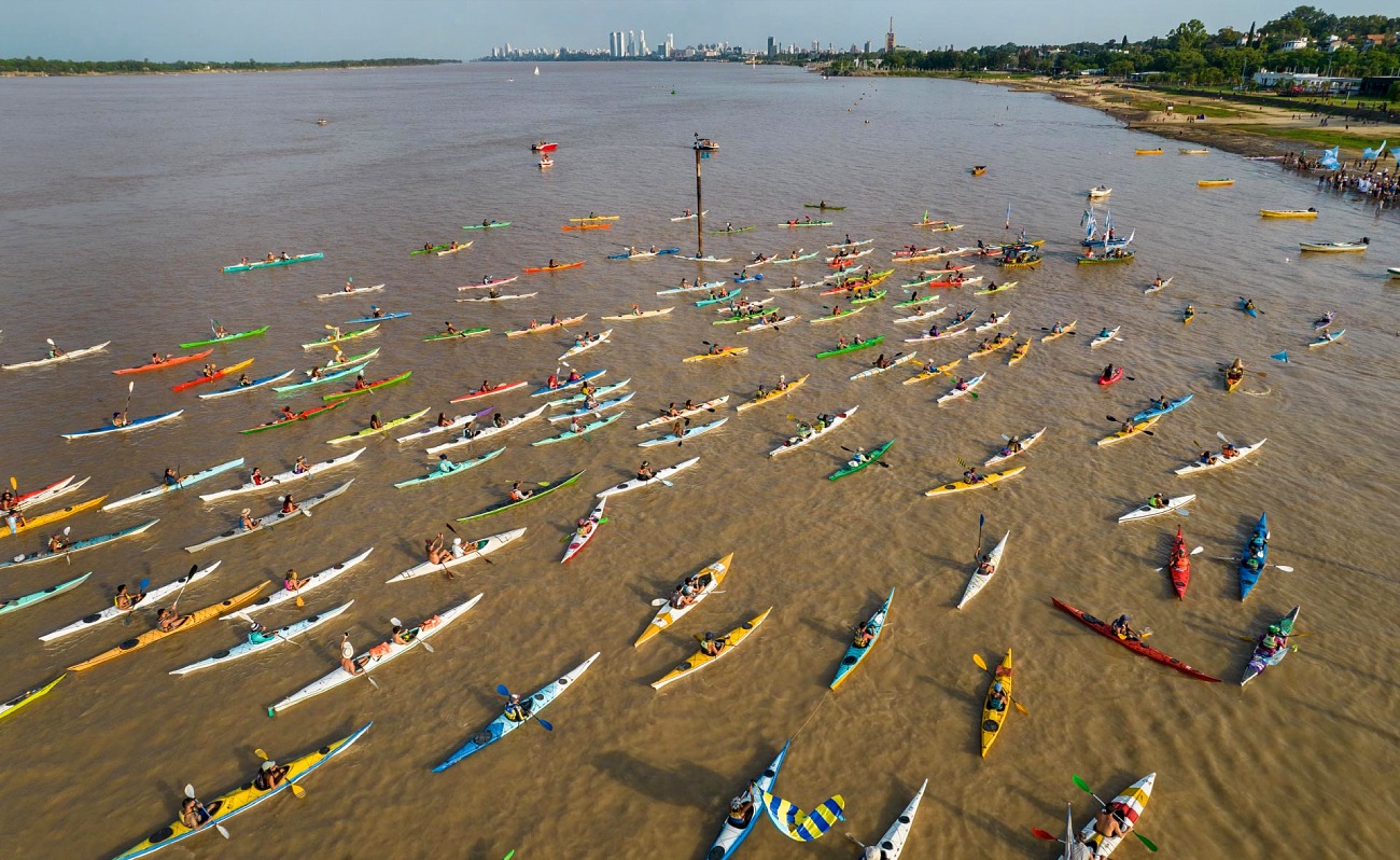 Remar Contracorriente, la travesía náutica en defensa del Paraná, llegó a Rosario al cabo de 22 días y 1.200 kilómetros