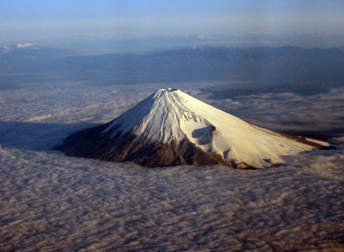 Nubes y el Monte Fuji