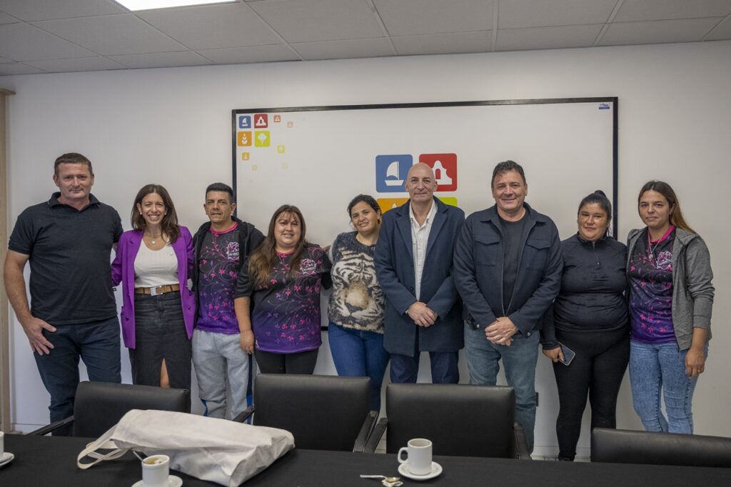 La Municipalidad acompaña un proyecto que transformó terrenos abandonados en un espacio deportivo en barrio Mitre La Municipalidad acompaña un proyecto que transformó terrenos abandonados en un espacio deportivo en barrio Mitre